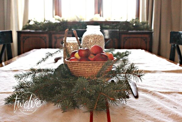 A Farmhouse Christmas Dining Room