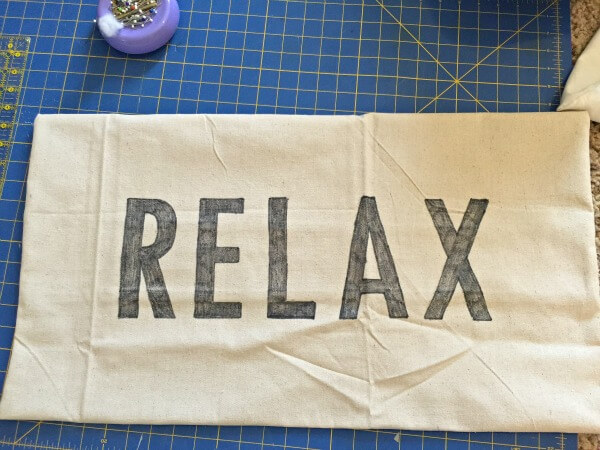 The best way to make a Sharpie pillow | twelveonmain.com The best way to make a Sharpie pillow | twelveonmain.com