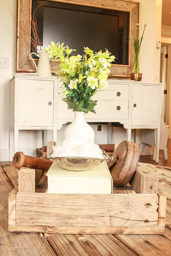 Get that "fixer upper" style with these DIY Dutch Tulip Crates. They are so easy to make! | Twelveonmain.com Get that "fixer upper" style with these DIY Dutch Tulip Crates. They are so easy to make! | Twelveonmain.com