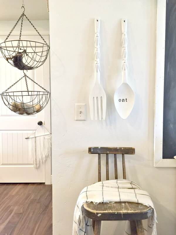 Create farmhouse decor with Milk Paint. It is so easy to use! You should see the before of these old utensils! Create farmhouse decor with Milk Paint. It is so easy to use! You should see the before of these old utensils!