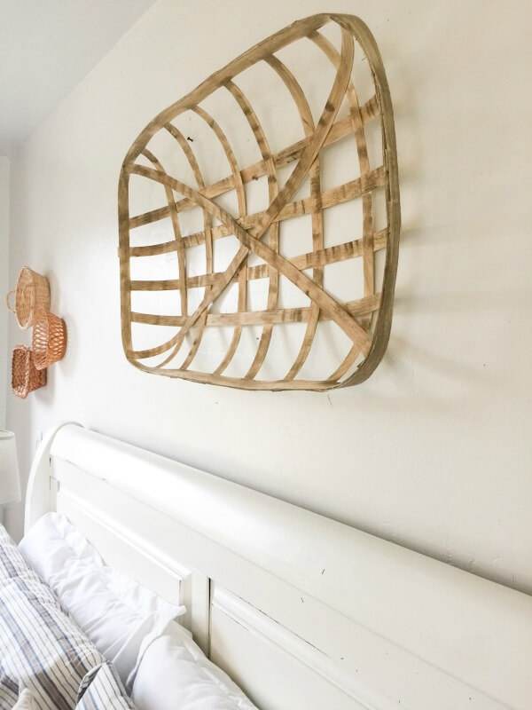 DIY tobacco baskets! Its easier than you think! Make these easy tobacco baskets from only 2 household supplies! So easy to make and inexpensive too!