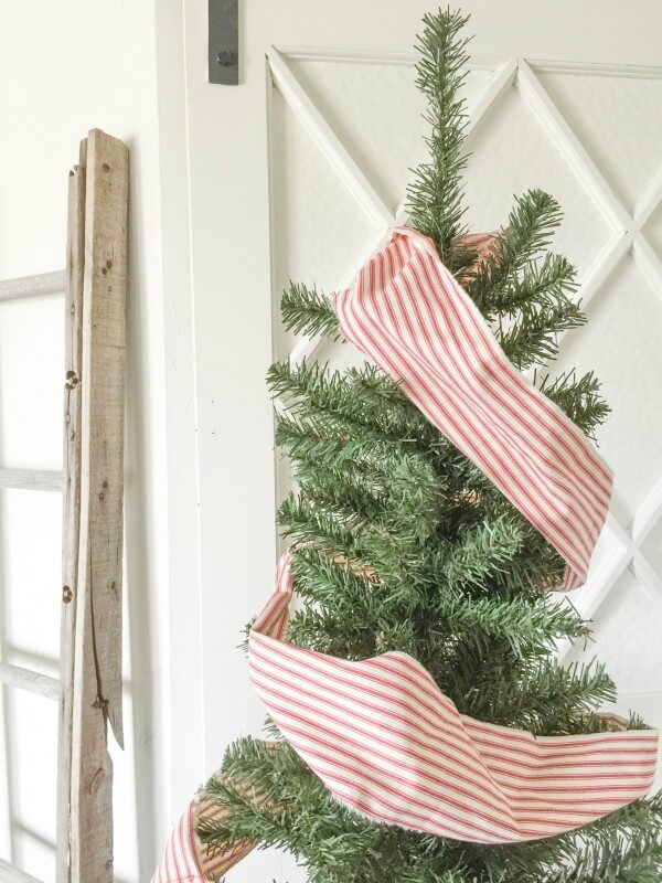 farmhouse-christmas-home-tour-2-17