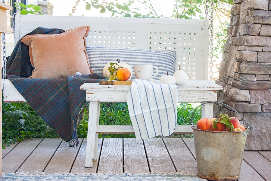 Farmhouse fall decor with a pop of color!