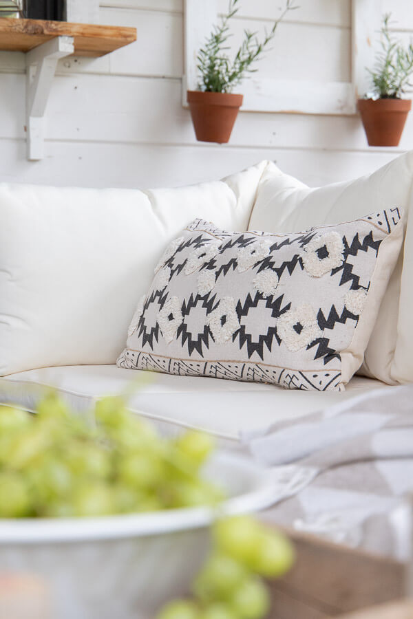 Boho porch decor, gorgeous boho pillows