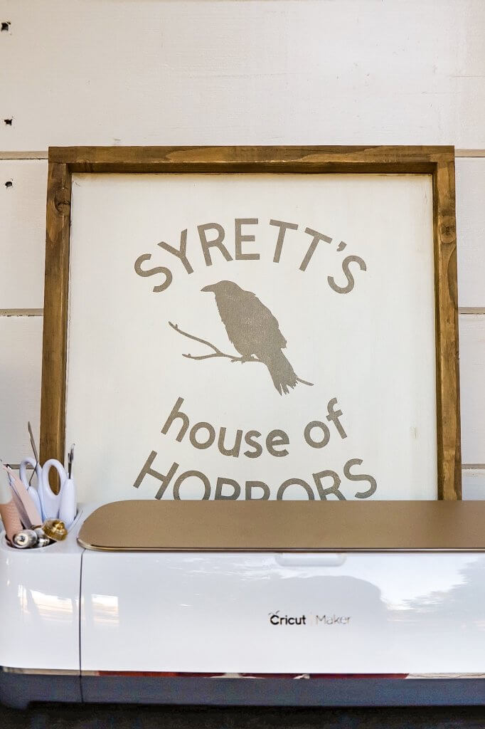 How to make an amazing wood Halloween sign! It's easy to make, and can be personalized to your own name using your Cricut Machine!