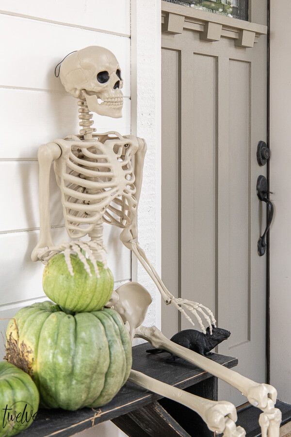 Minimal, Fun and Affordable Halloween Porch Ideas