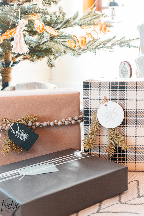 Simple and gorgeous holiday gift wrapping ideas that are easy and super inexpensive! How to coordinate your presents without effort!