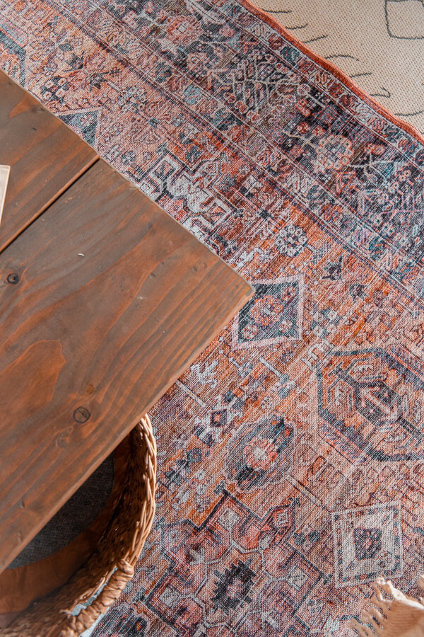 Over 50 gorgeous and affordable washable area rugs. Wash your rug in the washing machine and save you work! They are stylish and functional.