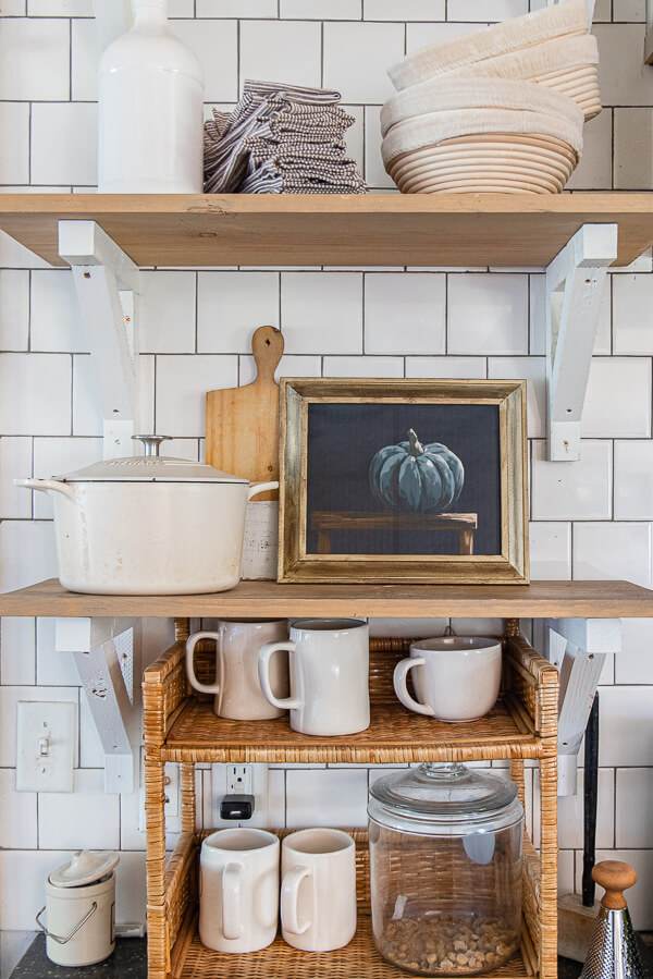 Get this beautiful FREE fall printable wall art here! This is a hand painted piece of art for fall decor. You can print it at home or store!