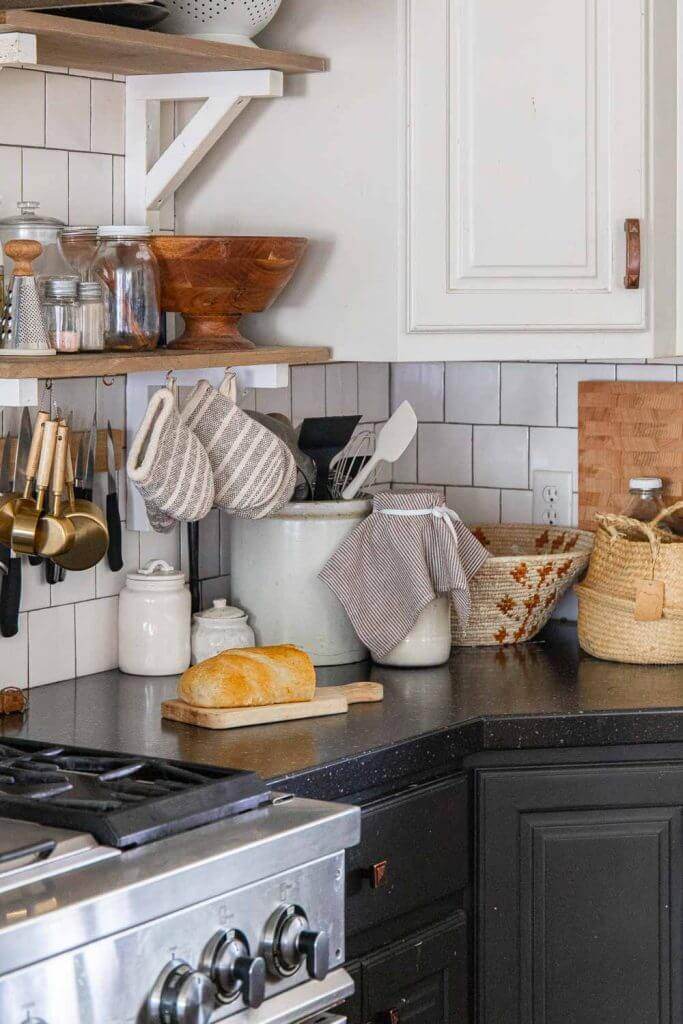 Simple fall decor ideas for the kitchen and dining room. Add fall touches without breaking the bank or becoming overwhelmed!