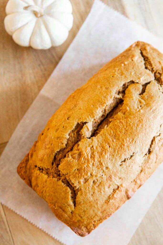 How to make easy sourdough pumpkin bread using sourdough discard! This is an incredibly easy recipe and is perfect for fall!