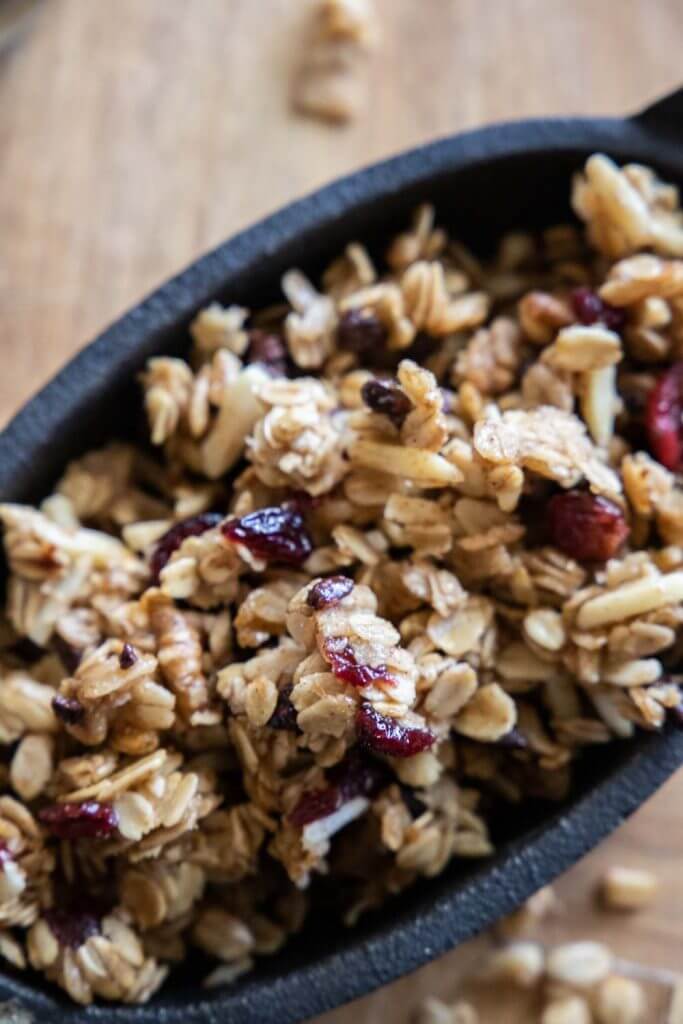 How to make easy homemade granola. Granola is so easy to make and can be customized according to your dietary needs.
