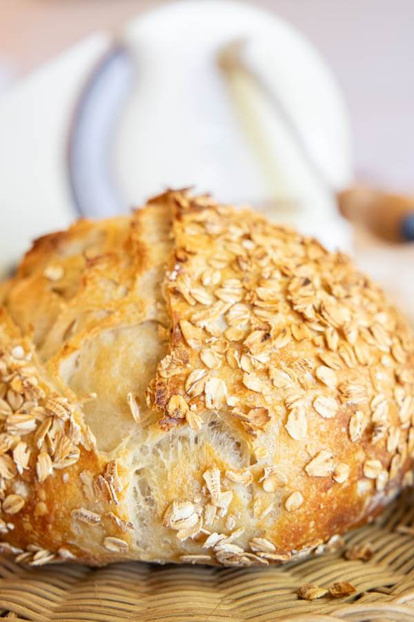 This amazing honey oat sourdough bread is so easy to make and tastes amazing! Slightly sweeter than regular sourdough bread with oats too!